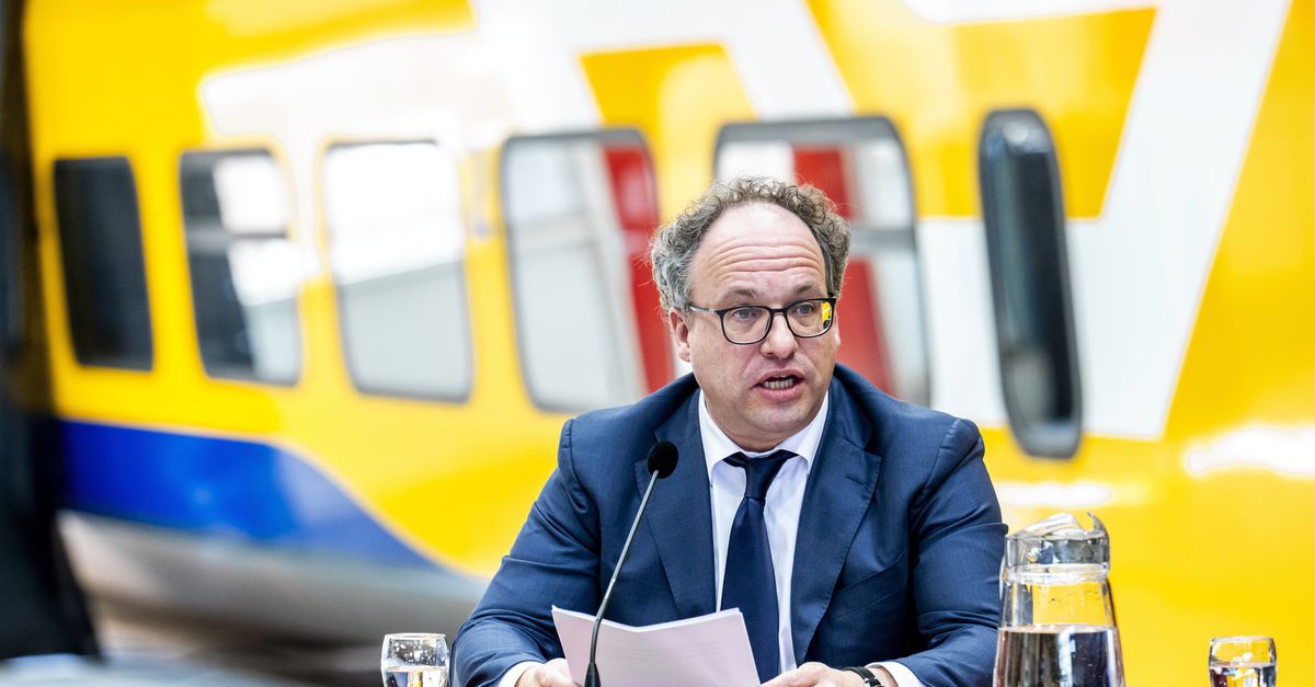 Wouter Koolmees gaat nog vier jaar door als topman NS