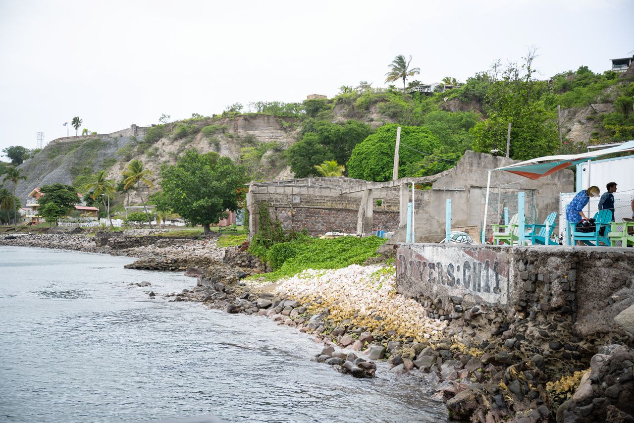 De kustlijn van Oranjestad, de hoofdstad van Sint Eustatius.