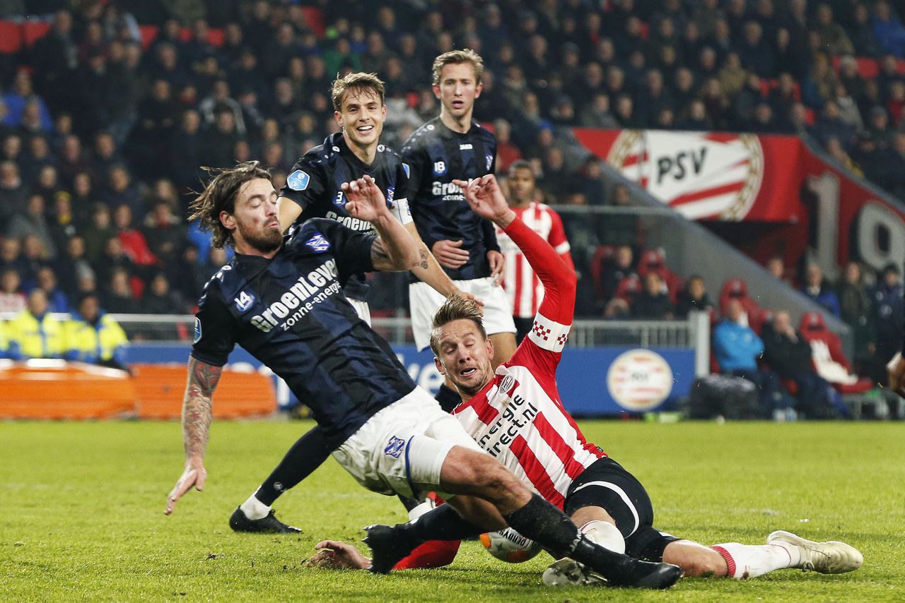 PSV wint moeiteloos van Heerenveen, Ajax verslaat NAC Breda 