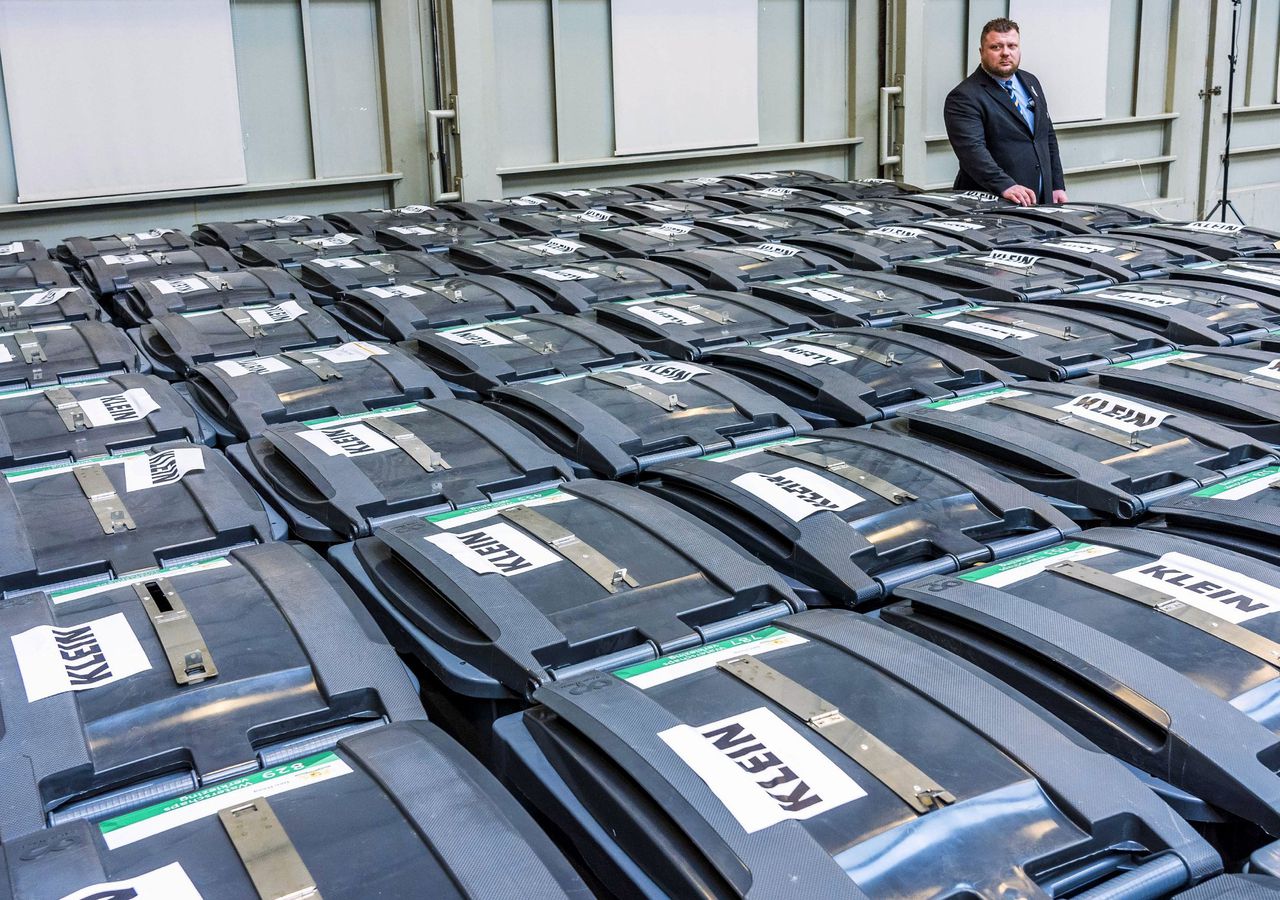 Hertelling van alle 160.000 stemmen in provincie Flevoland NRC