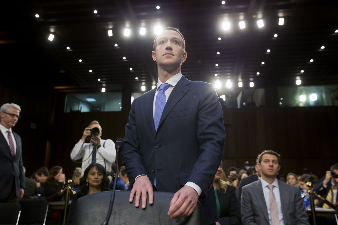 Zuckerberg ontkomt in Senaat aan publieke boetedoening 