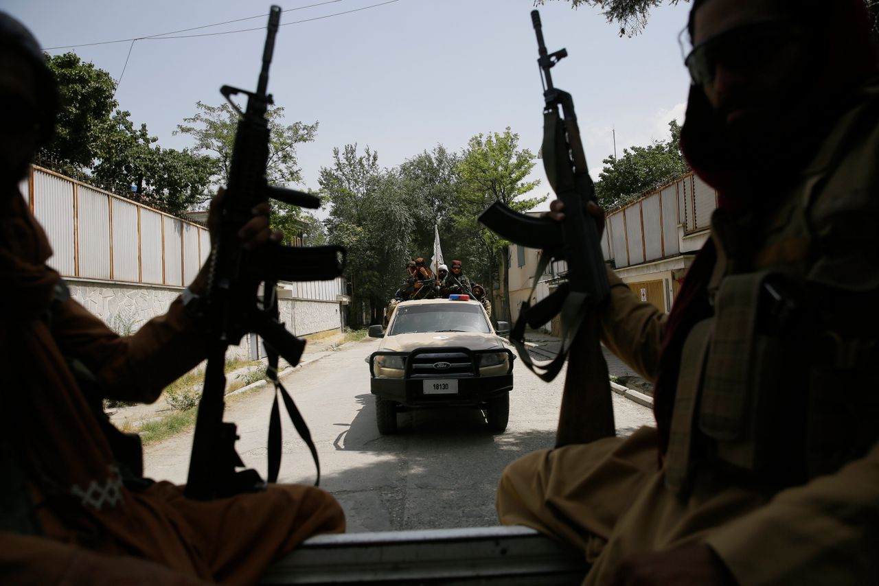 NYT: Taliban zoeken aanhangers van westen, dreigen met doodstraf - NRC