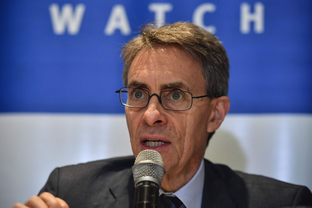 Kenneth Roth, de directeur van Human Rights Watch, in oktober tijdens een persconferentie in Brazilië.