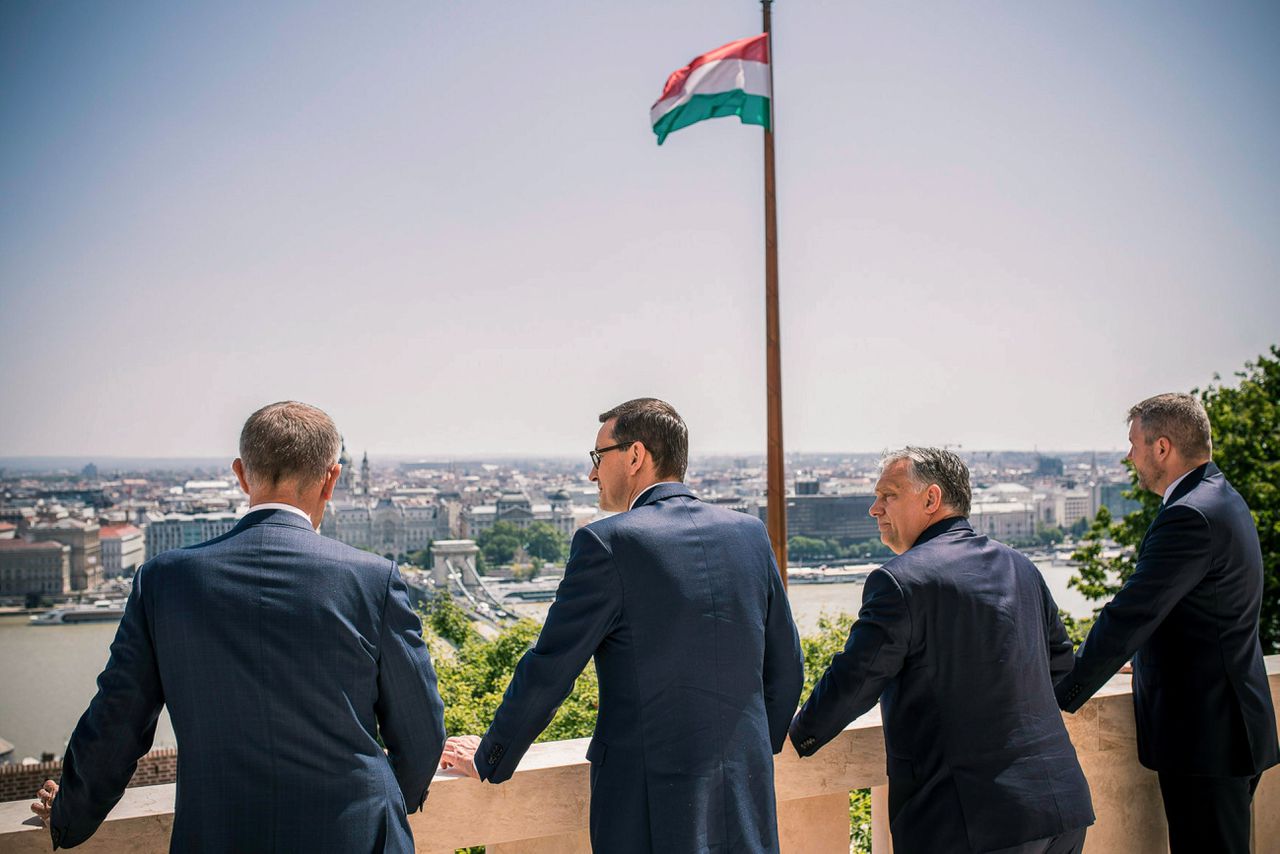 De leiders van de Visegradgroep (Tsjechië, Polen, Hongarije en Slowakije) op een rijtje.