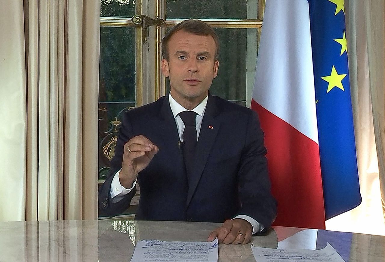 Still uit de video van President Emmanuel Macron.