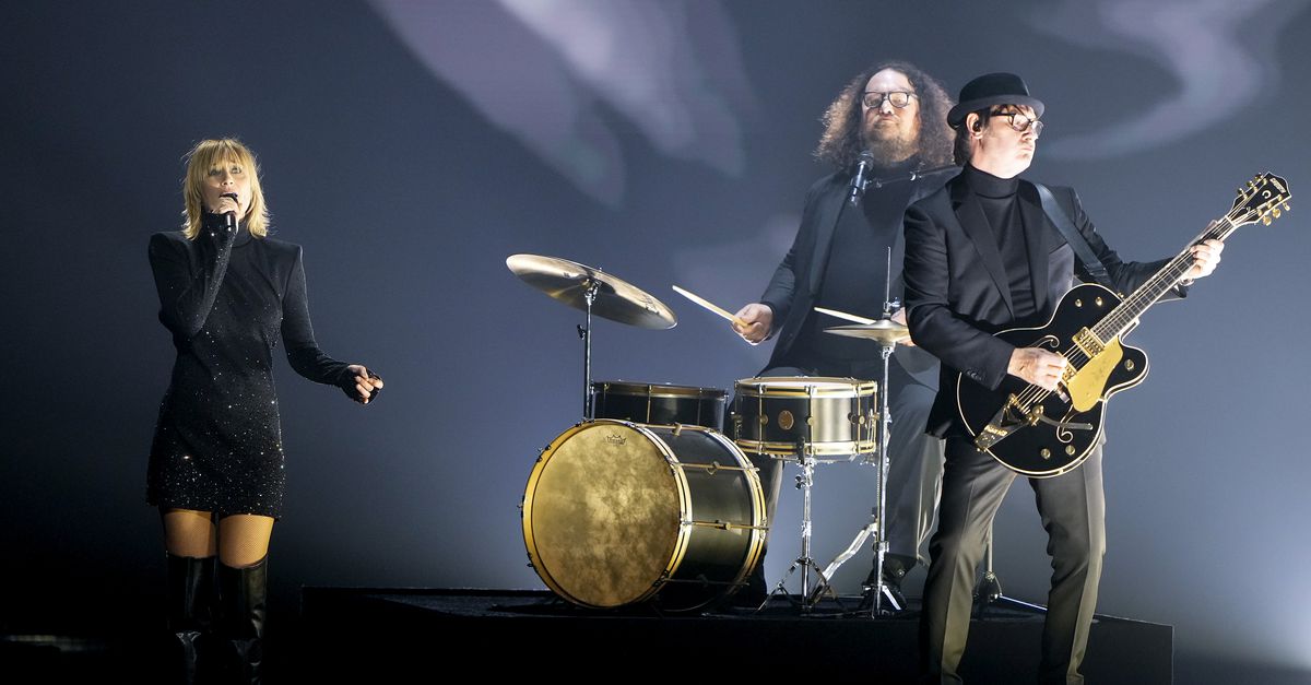 Belgium And Favorites Through To The Final Eurovision Song Contest Ruetir