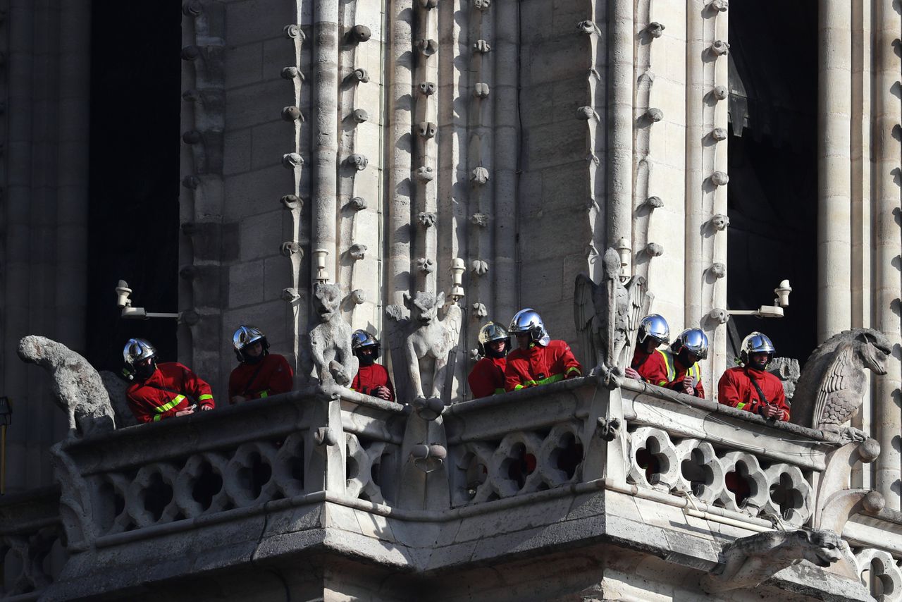 ‘Kortsluiting waarschijnlijk oorzaak van brand Notre-Dame’ 