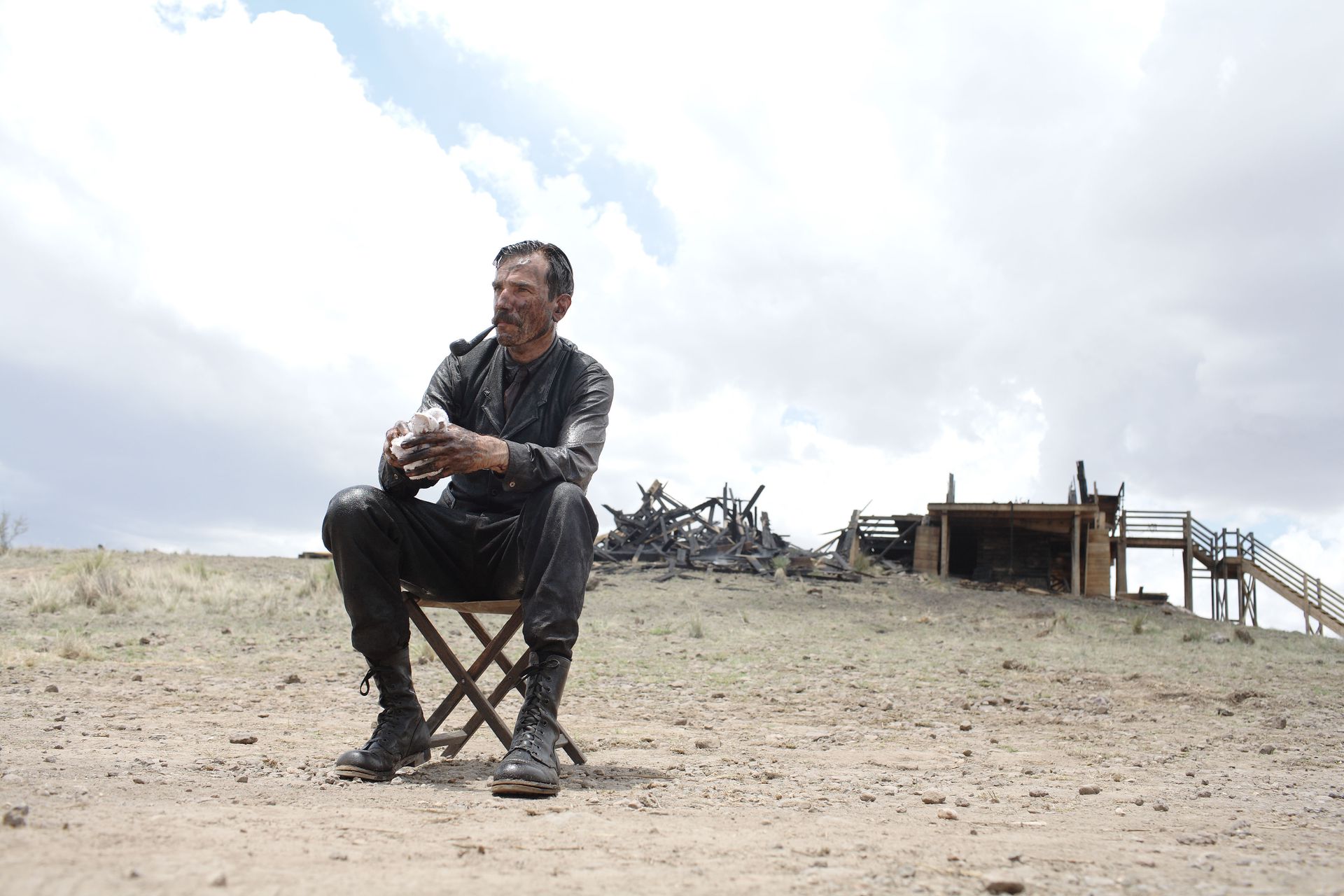 Will be borne. Нефть пол Томас Андерсон 2007. There will be Blood фильм. Нефть (there will be Blood, 2007). Дэниел Льюис нефть.