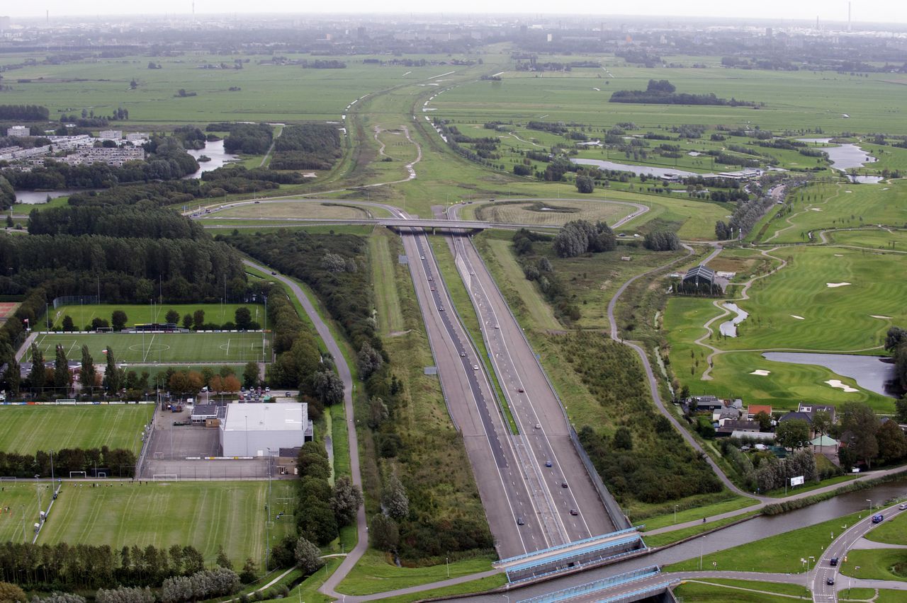 De A4 bij Midden-Delfland.