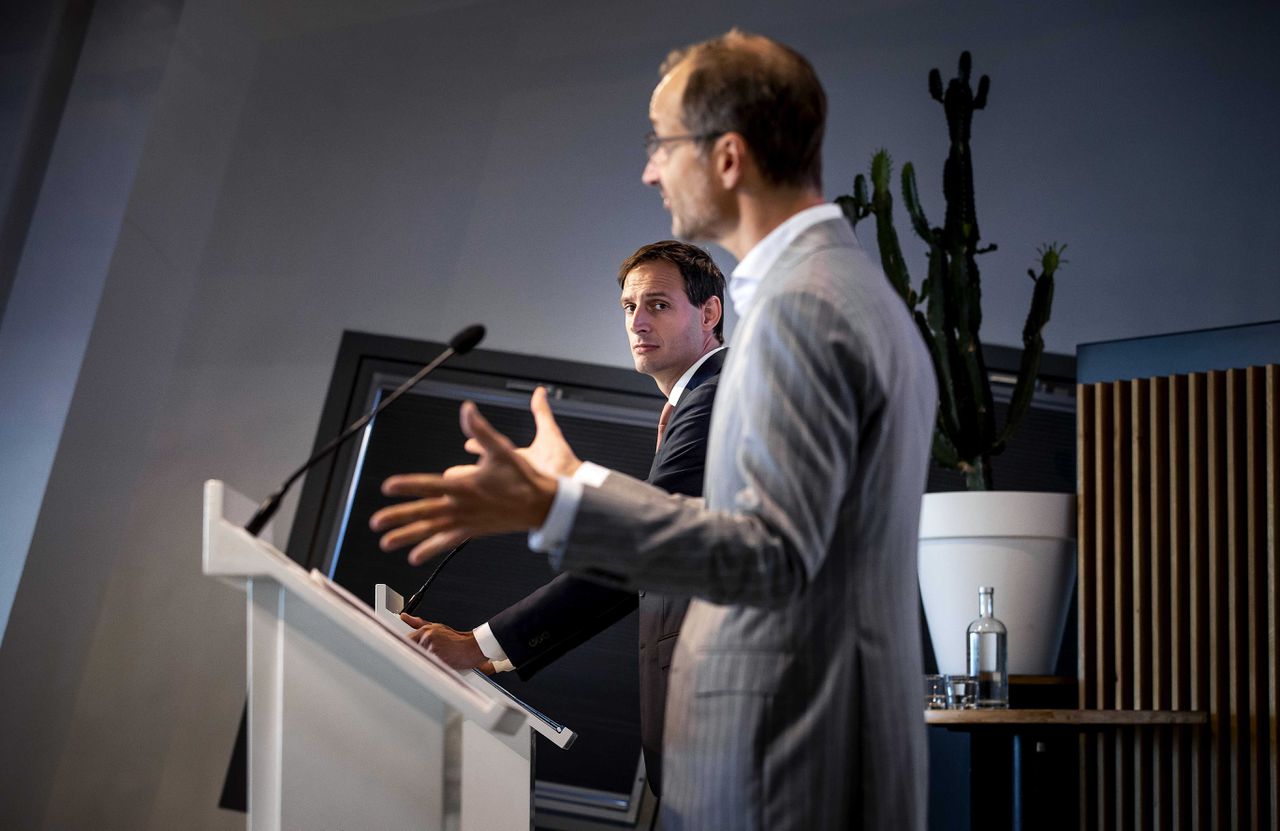Aartsvaders Wopke Hoekstra (CDA) en Eric Wiebes (VVD) presenteerden maandag hun Nationaal Groeifonds.