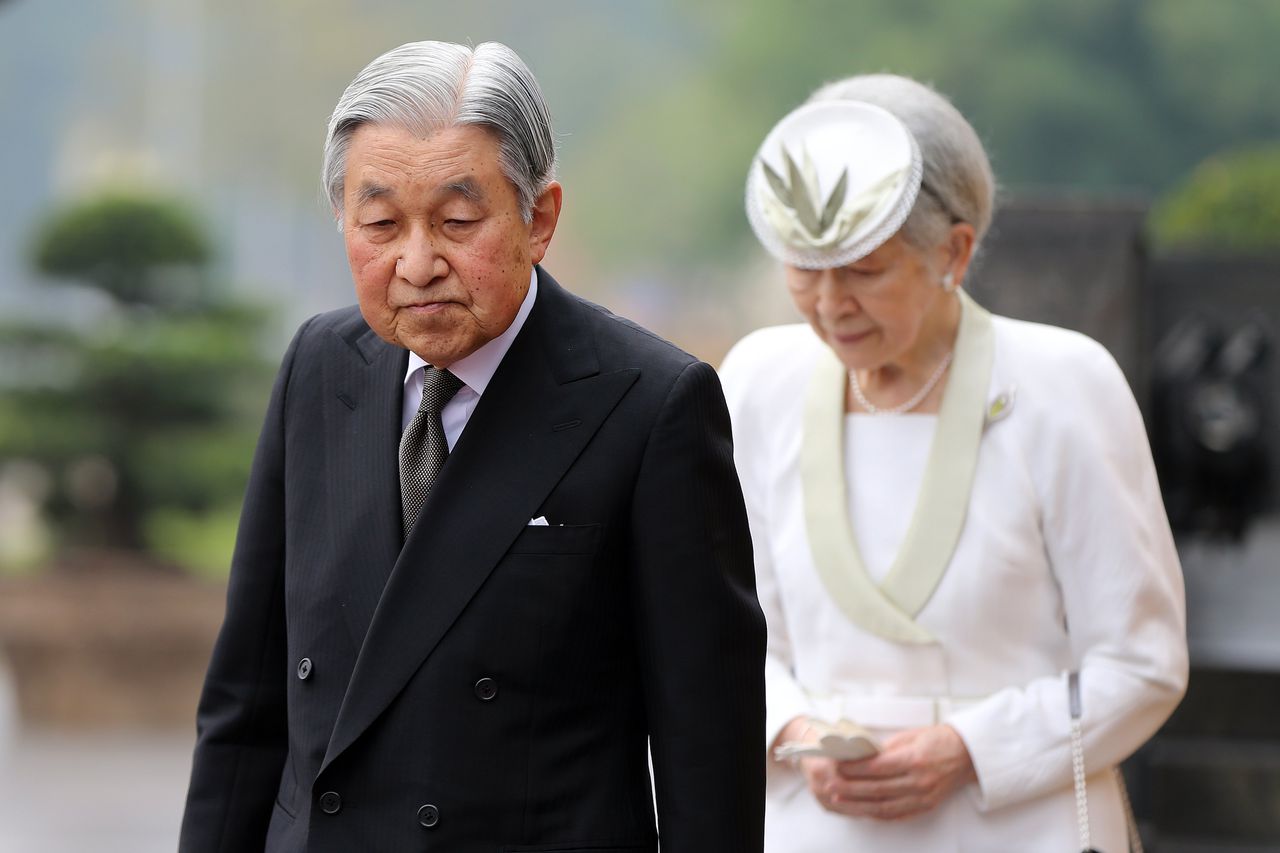 Keizer Akihito en zijn vrouw Michiko.