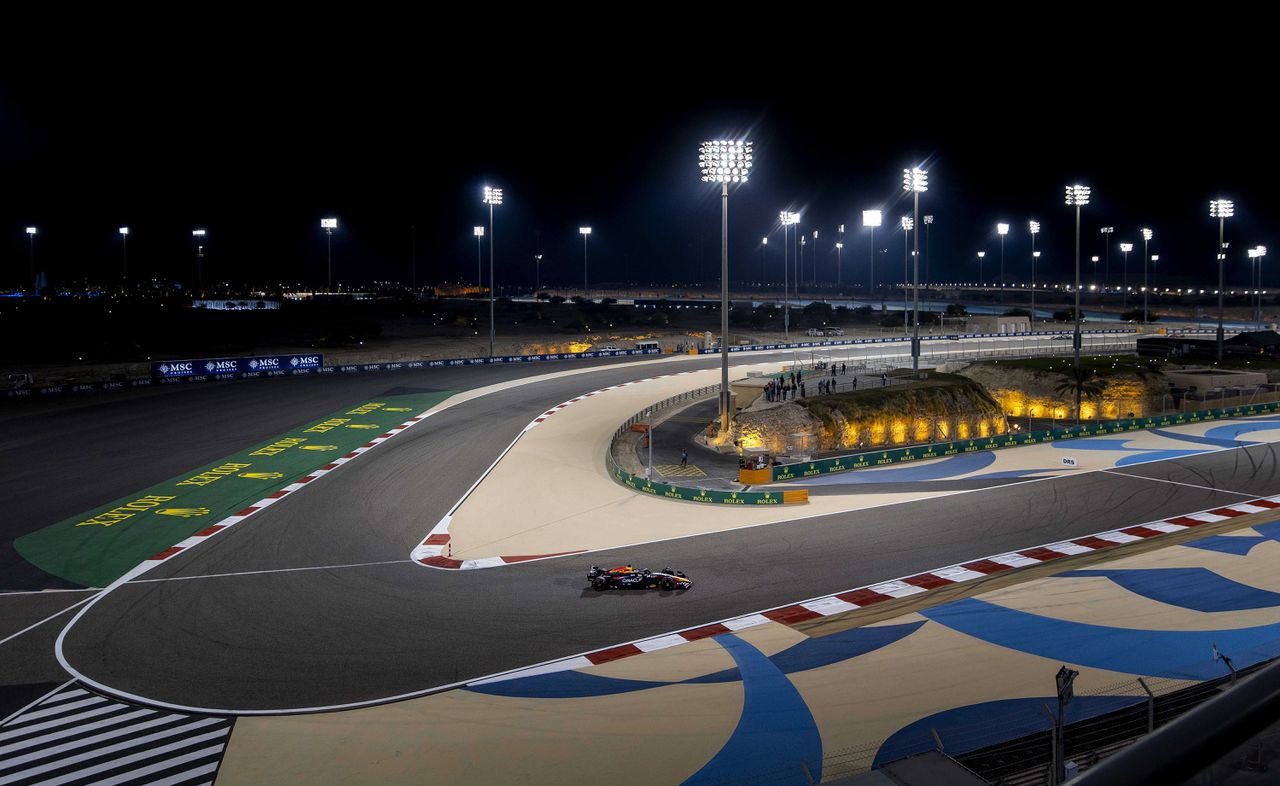 Max Verstappen oppermachtig in eerste grand prix van het nieuwe seizoen in Bahrein 