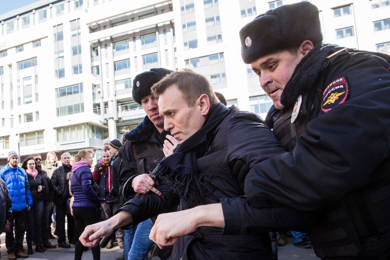 Oppositieleider Aleksej Navalny wordt zondag opgepakt door de Russische politie.