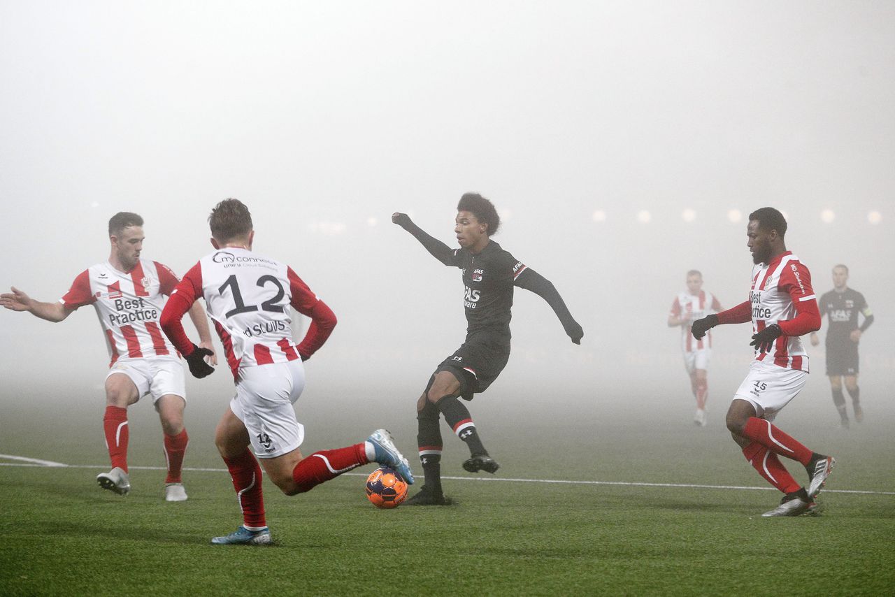 Bekerwedstrijd Feyenoord in Sittard gestaakt wegens mist 