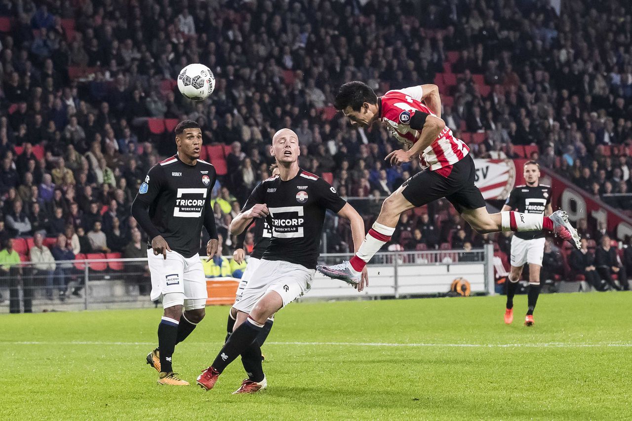 PSV wint ruim van Willem II en blijft koploper 
