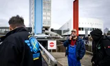 Boeren vertrekken na afloop van een protest bij het provinciehuis in Utrecht.
