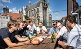 Bewoners van het studentenhuis waar leden van Minerva wonen, in het centrum van Leiden. 