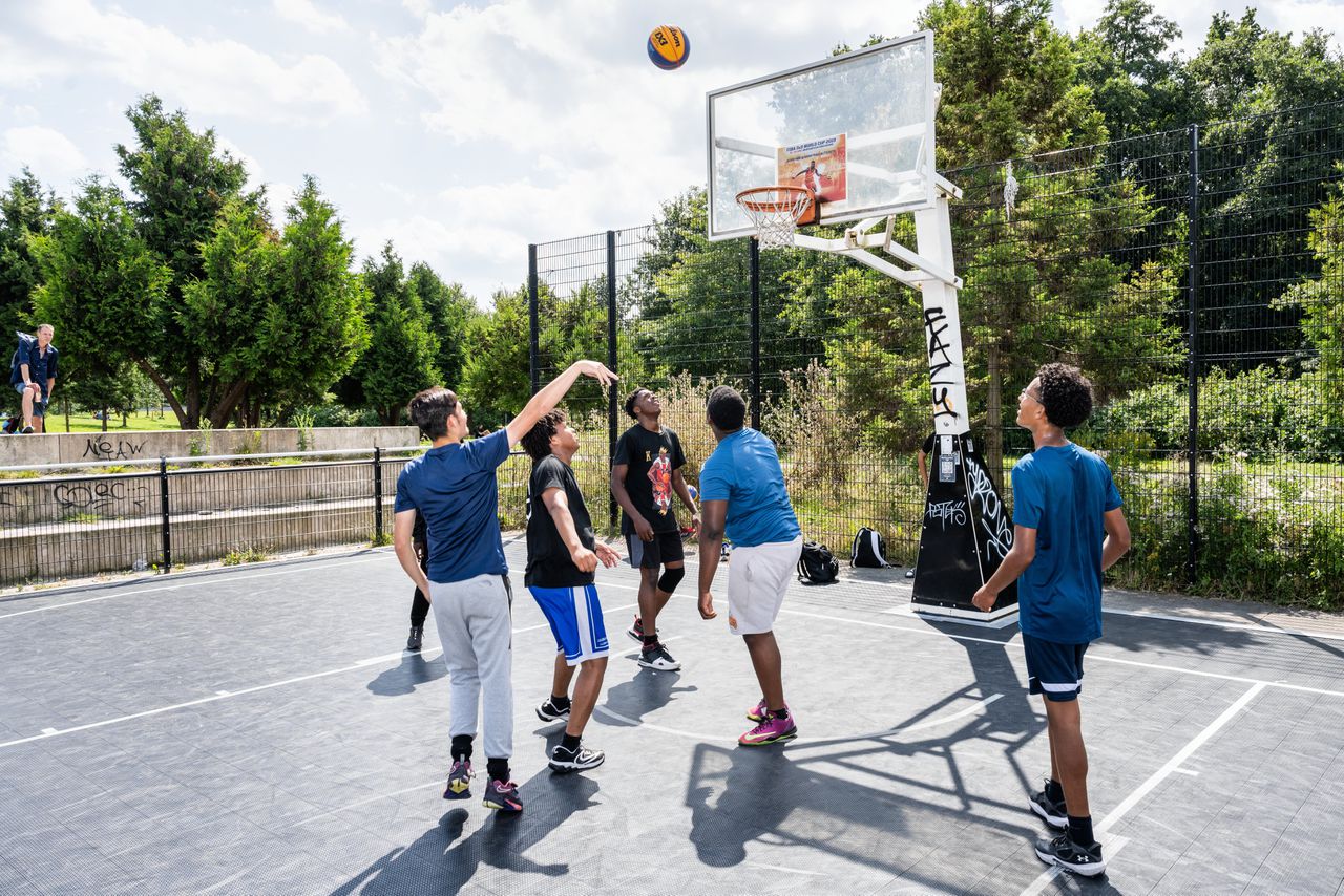 ‘The shot is legendary’, vinden de 3x3 basketballers in Amsterdam-Zuidoost 