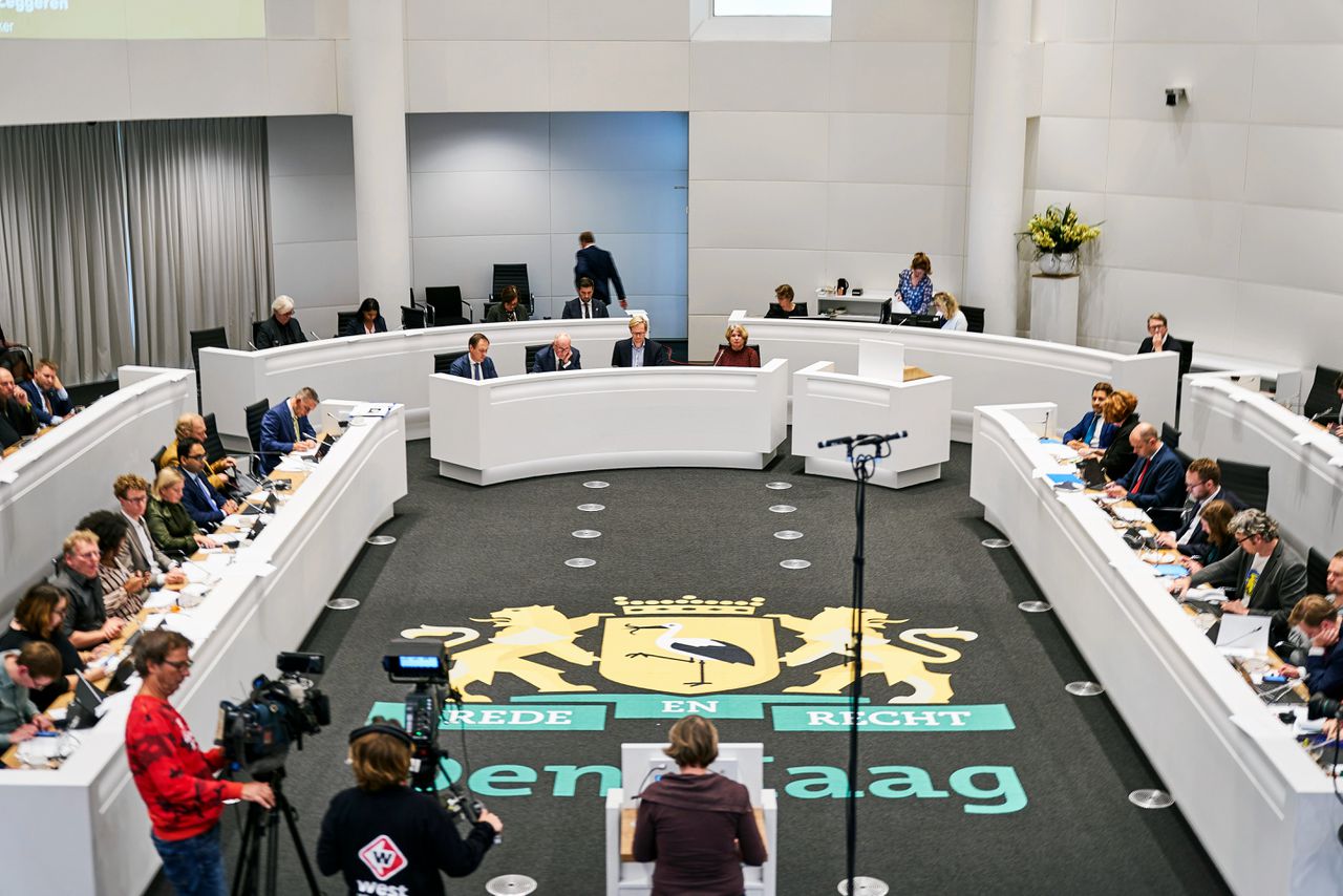 De coalitie van de gemeente Den Haag viel door de corruptiezaak rond Groep de Mos/Hart voor Den Haag.