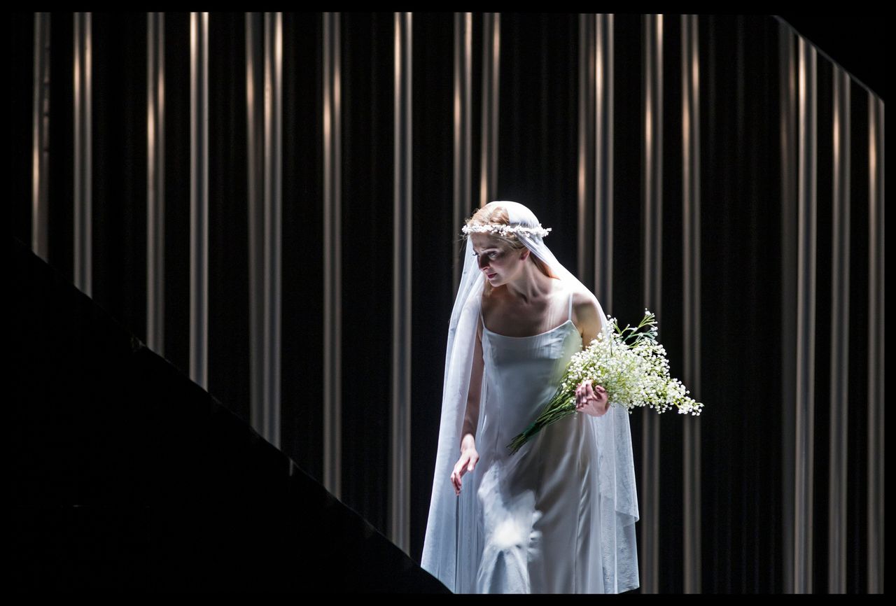 Elena Tsallagova als Mélisande in Debussy’s ‘Pelléas et Mélisande’, deze week voor het eerst sinds 1993 bij De Nationale Opera.
