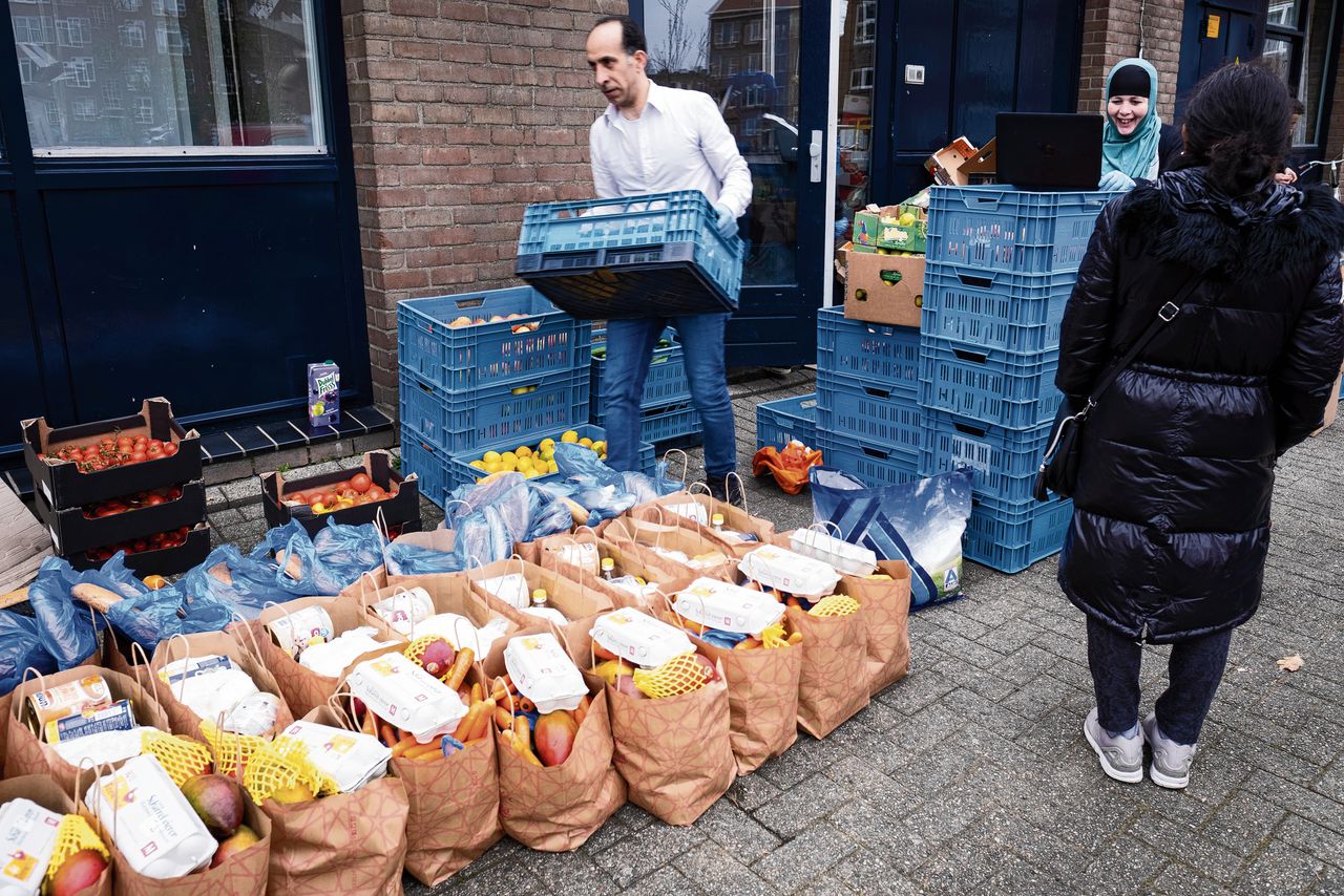 De voedselbank in Rotterdam kampt met aanleveringsproblemen door de coronacrisis.