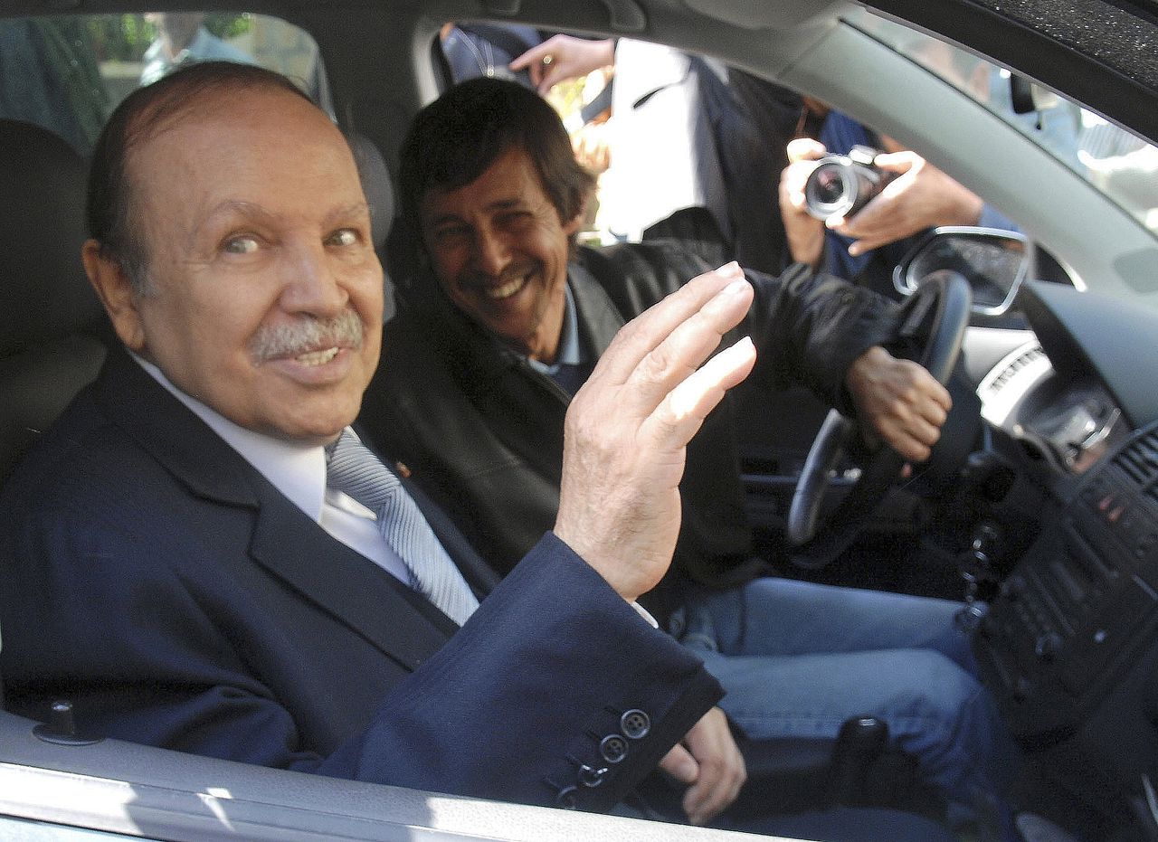 Archiefbeeld van Abdelaziz (links) en Saïd Bouteflika.