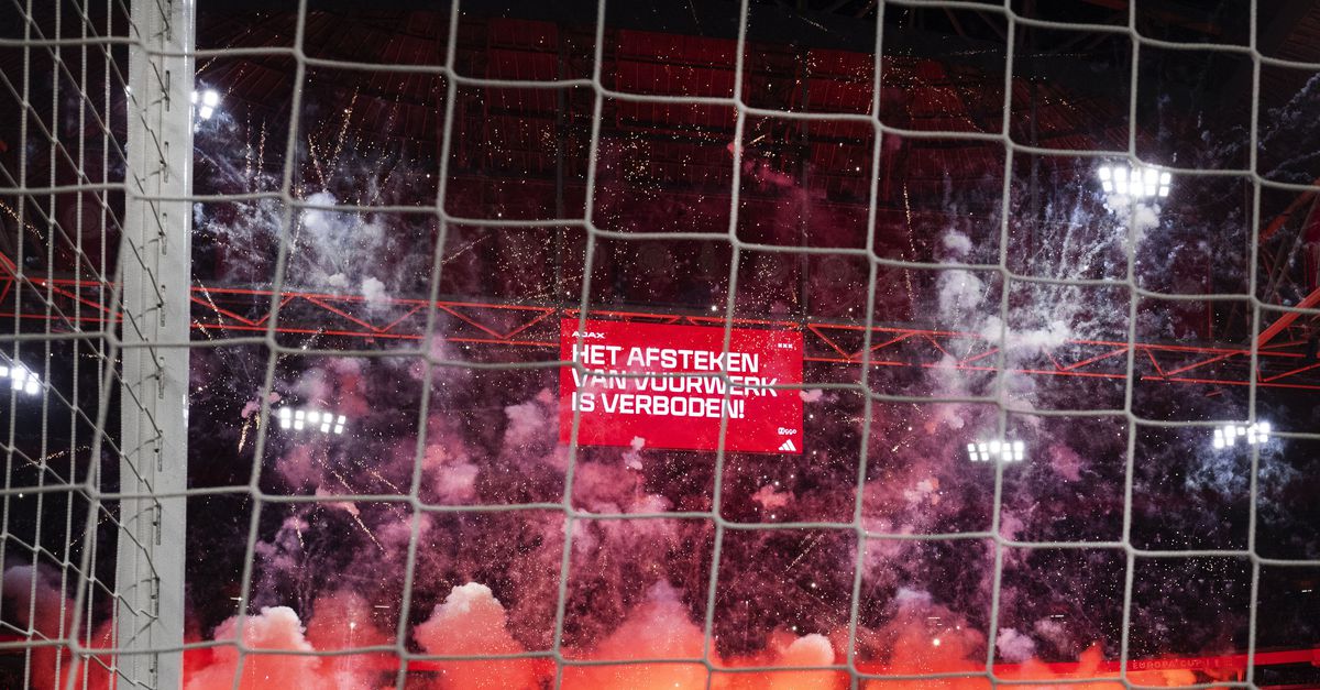 ArenA doet aangifte vanwege vuurwerk, meerdere verdachten geïdentificeerd