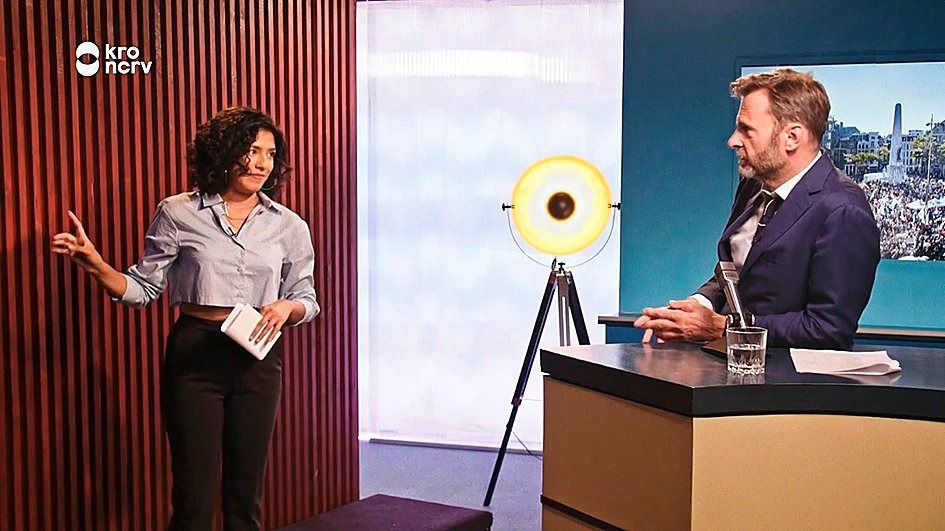 Charisa Chotoe (links) en Teun van de Keuken in Propaganda.