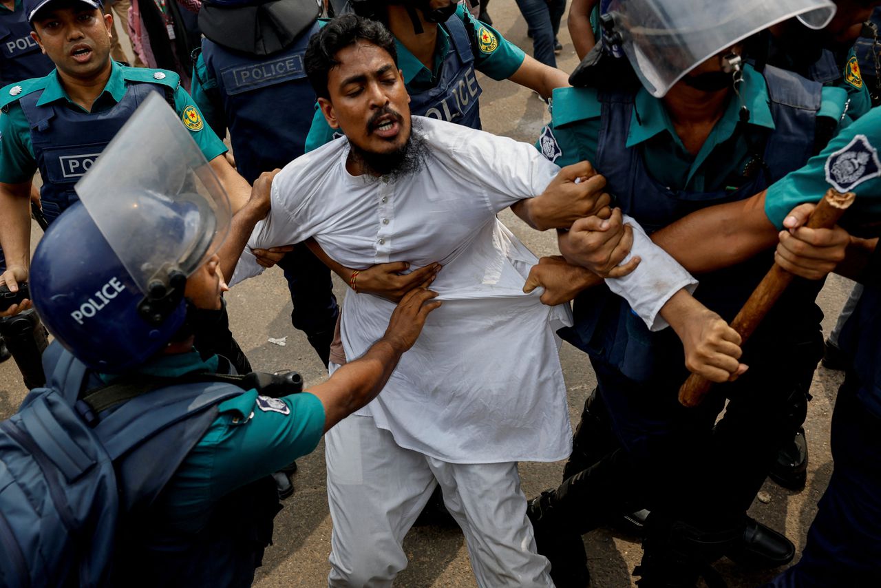 Zeker zestien doden bij studentenprotesten in Bangladesh met tienduizenden deelnemers 