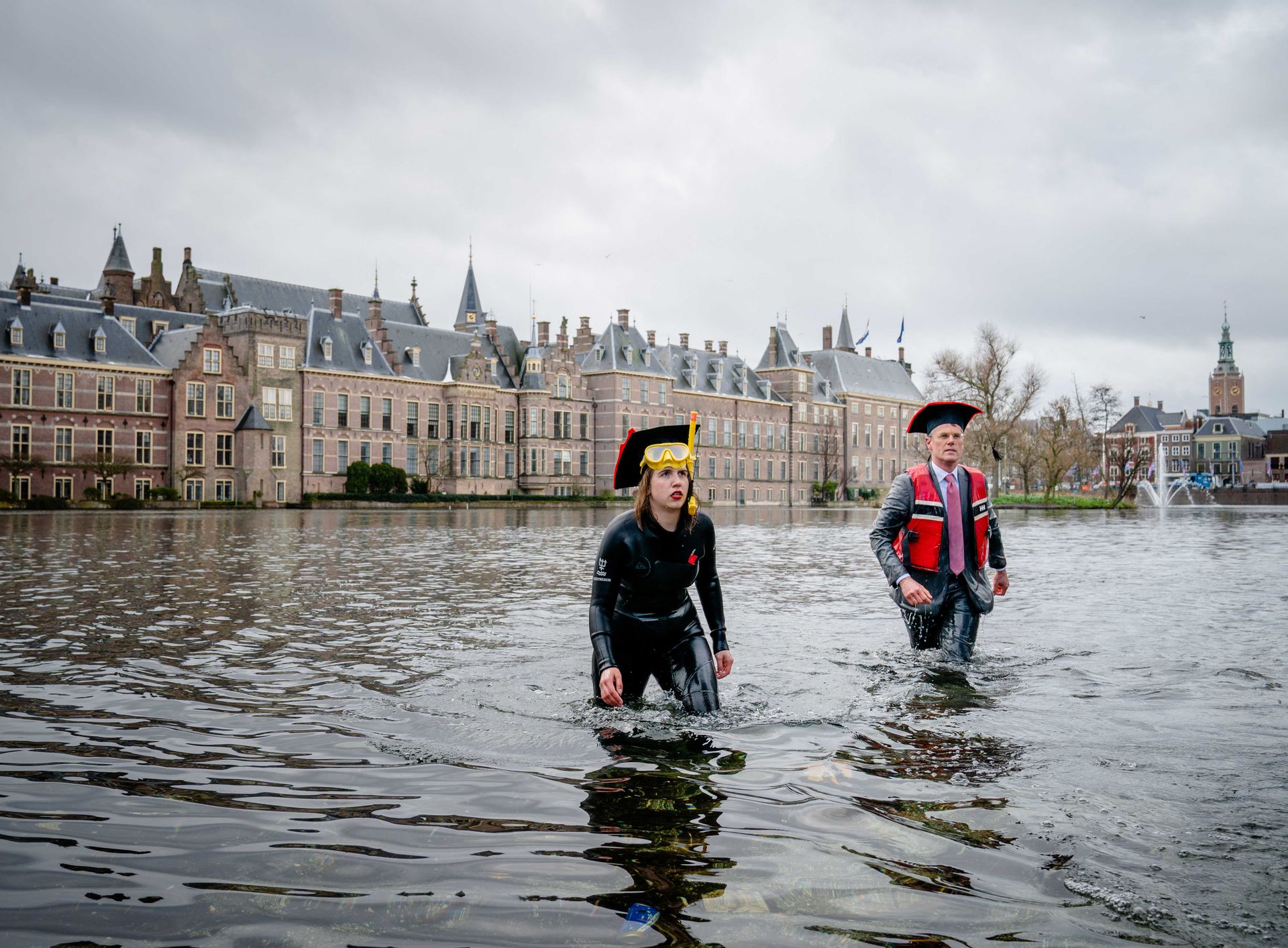 Water Aan De Lippen Met het water aan de lippen - NRC