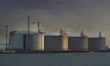Opslag van LNG in de Rotterdamse haven. 