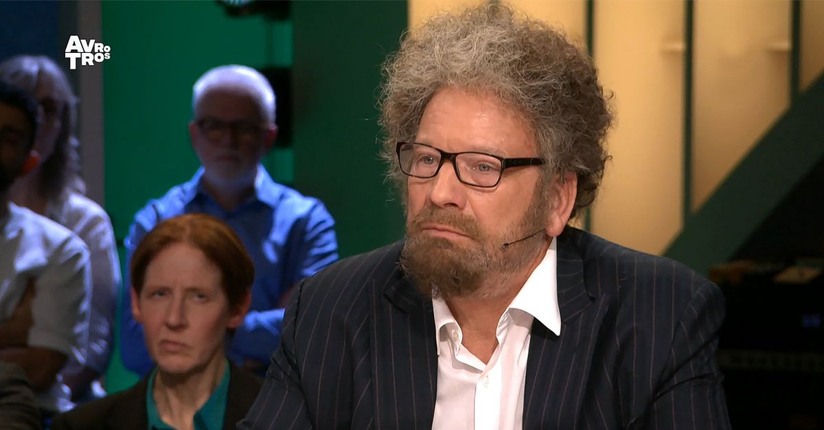 Aan tafel bij Eva Jinek: een vermeend Mossad-spion in curieuze vermomming