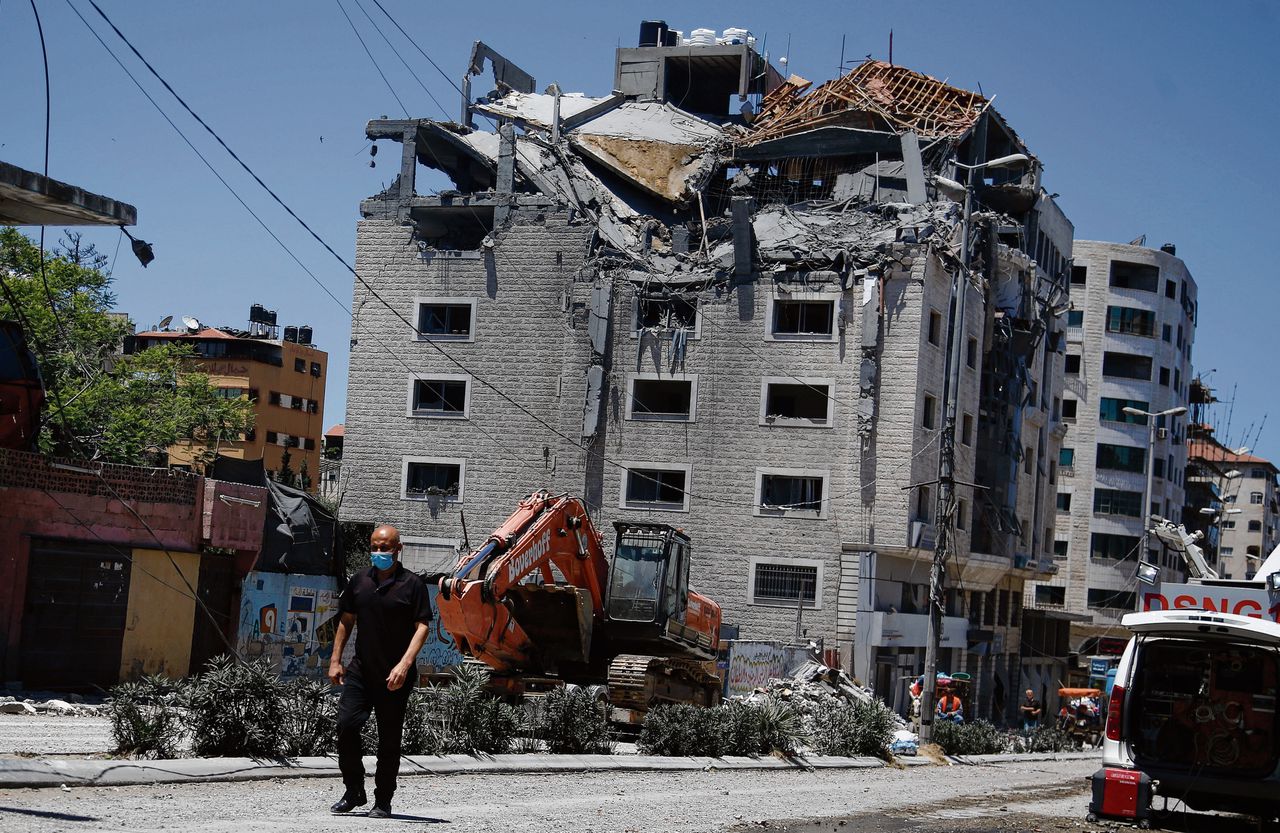 Een door een Israëlisch bombardement verwoest gebouw in Gaza.
