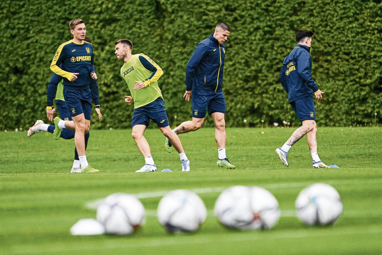 In Glasgow wacht de Oekraïense voetballers een strijd die in het niet valt bij de oorlog 