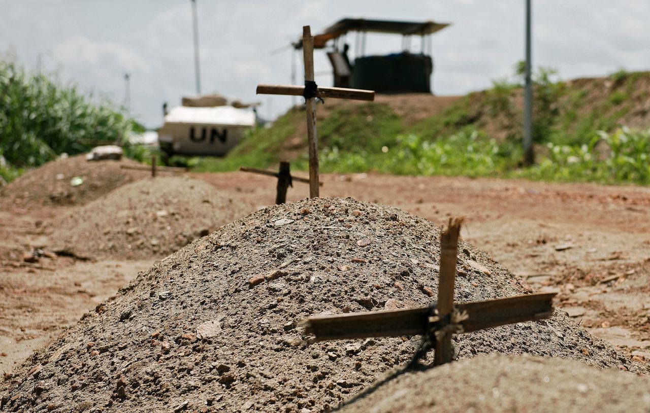 Graven op een VN-bases in Juba, Zuid-Soedan.