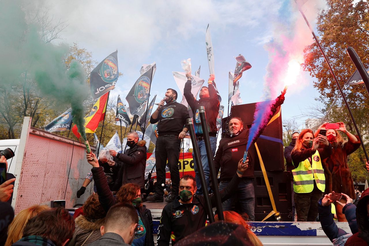 Spaanse politie protesteert tegen hervormingen controversiële veiligheidswet 