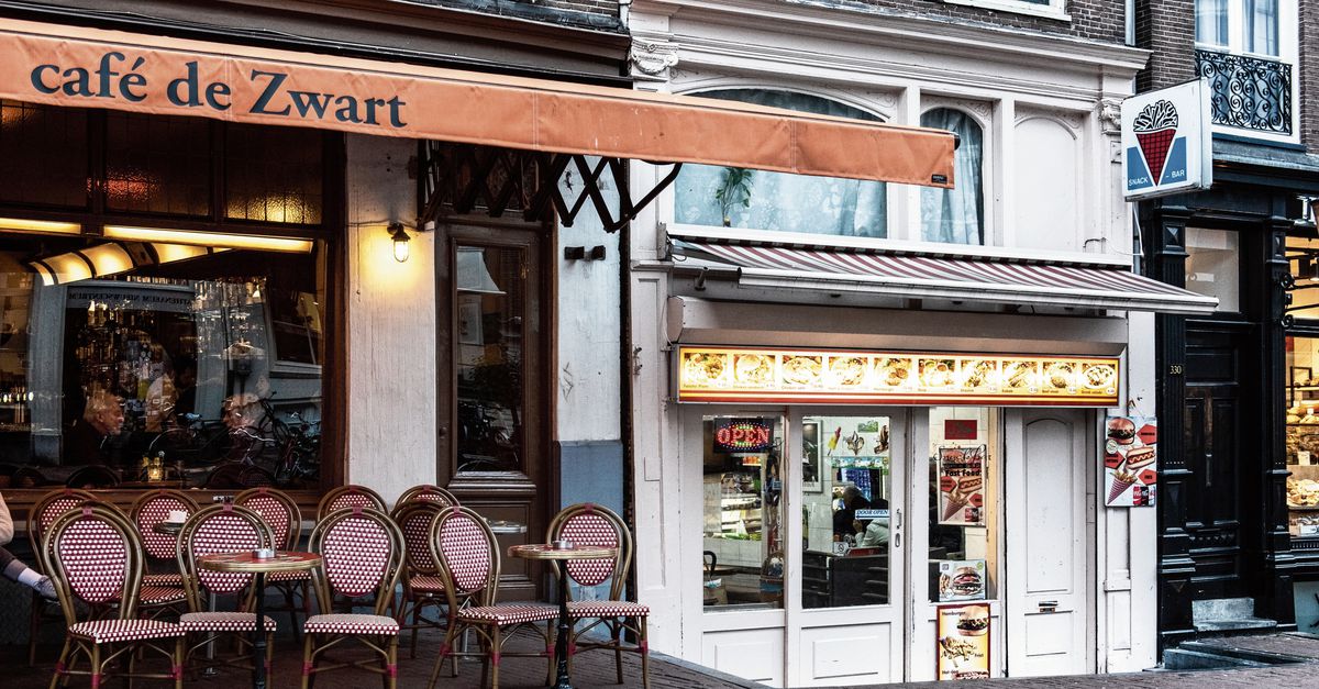 maatschappij Dusver Thuisland Niet meer buiten zitten bij Café de Zwart: 'Vaste klanten blijven weg' - NRC