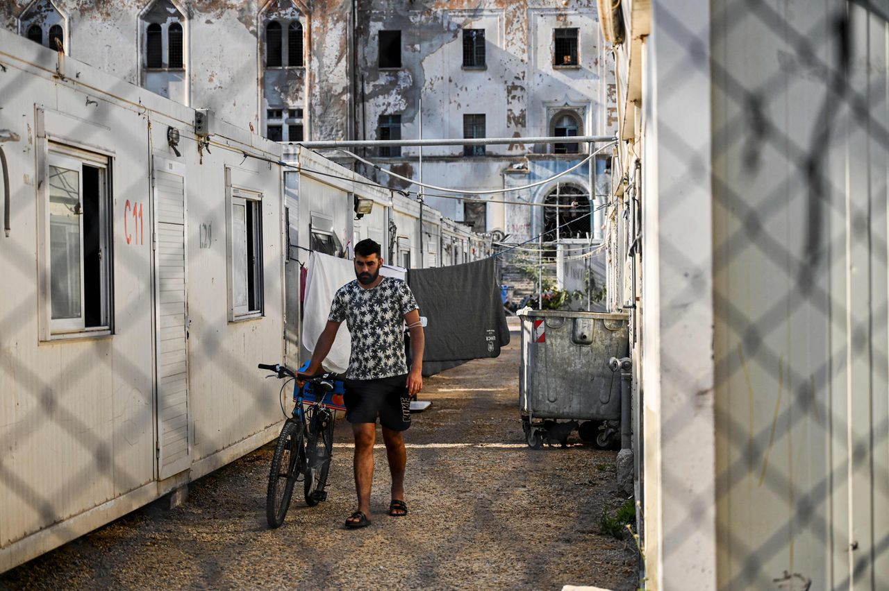 Griekenland opent eerste afgesloten vluchtelingenkamp 