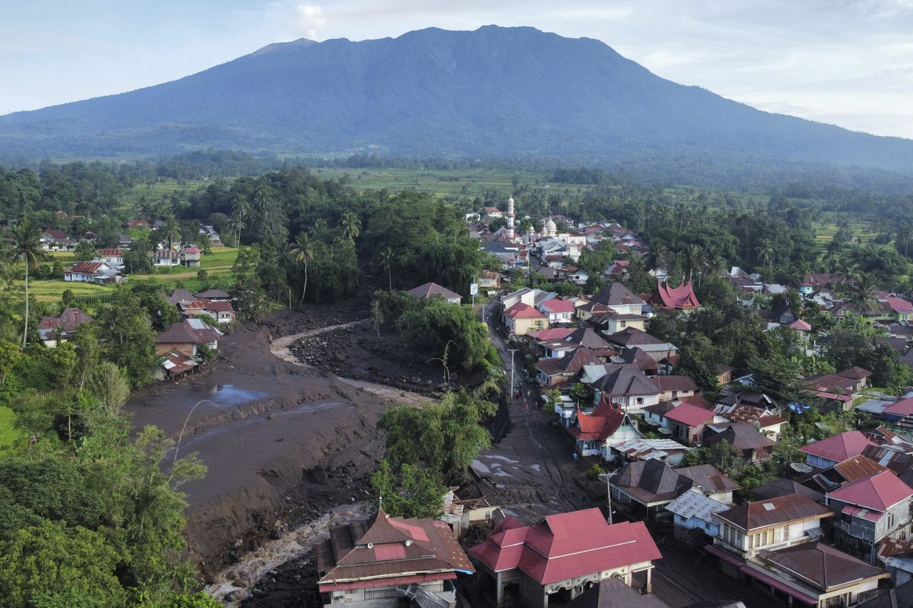 Zeker 41 doden op Sumatra door overstromingen na noodweer 