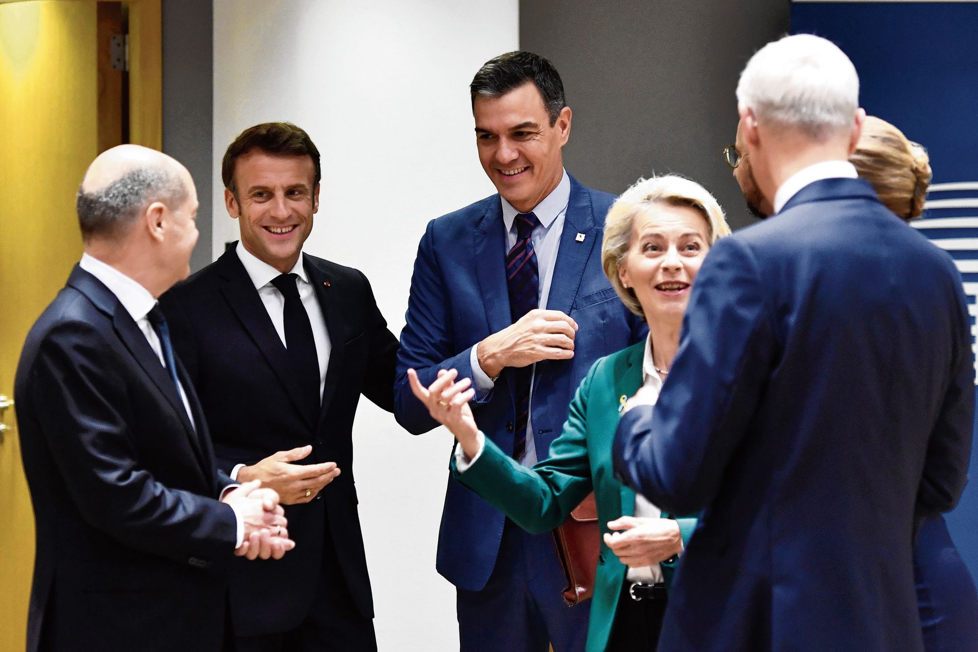 Описание вышло покурить и не вернулось.