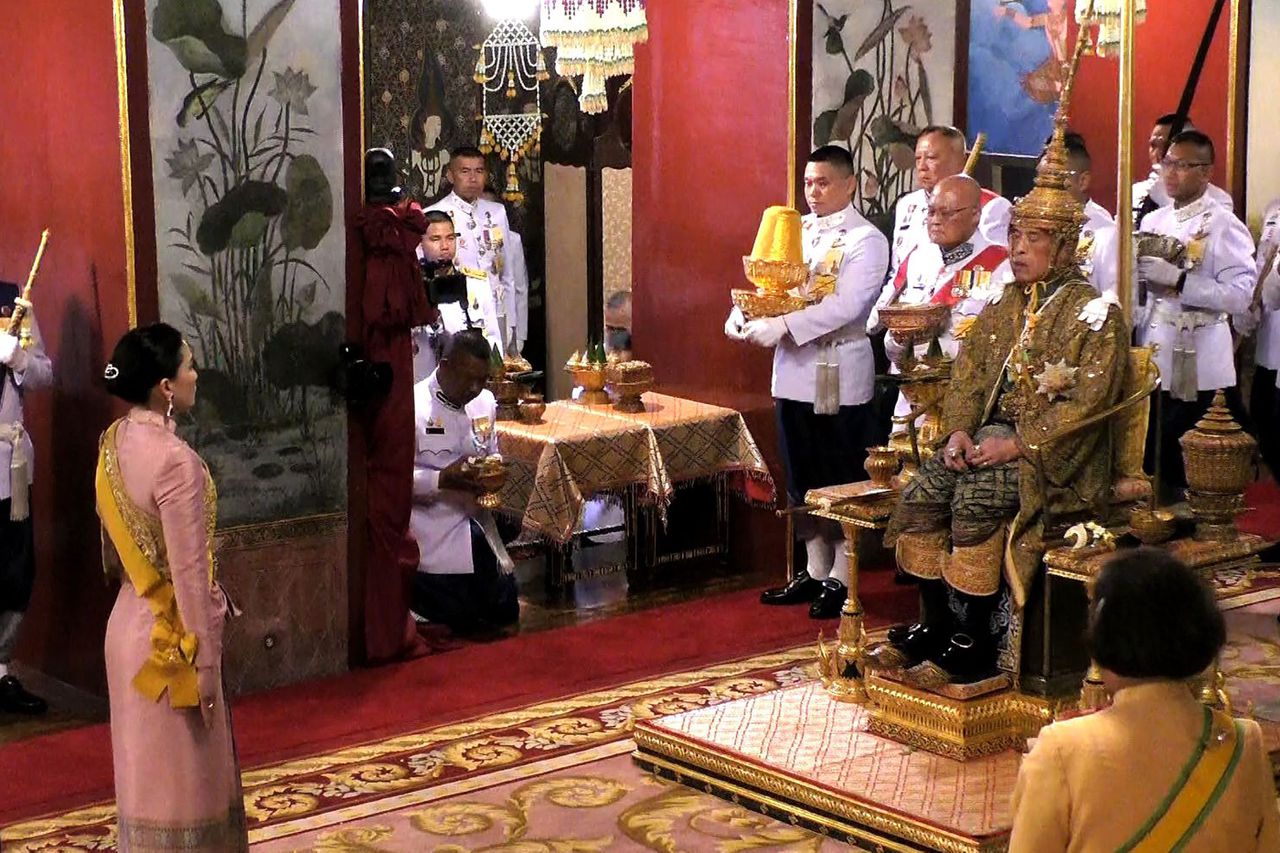 Thaise koning Maha Vajiralongkorn officieel gekroond 
