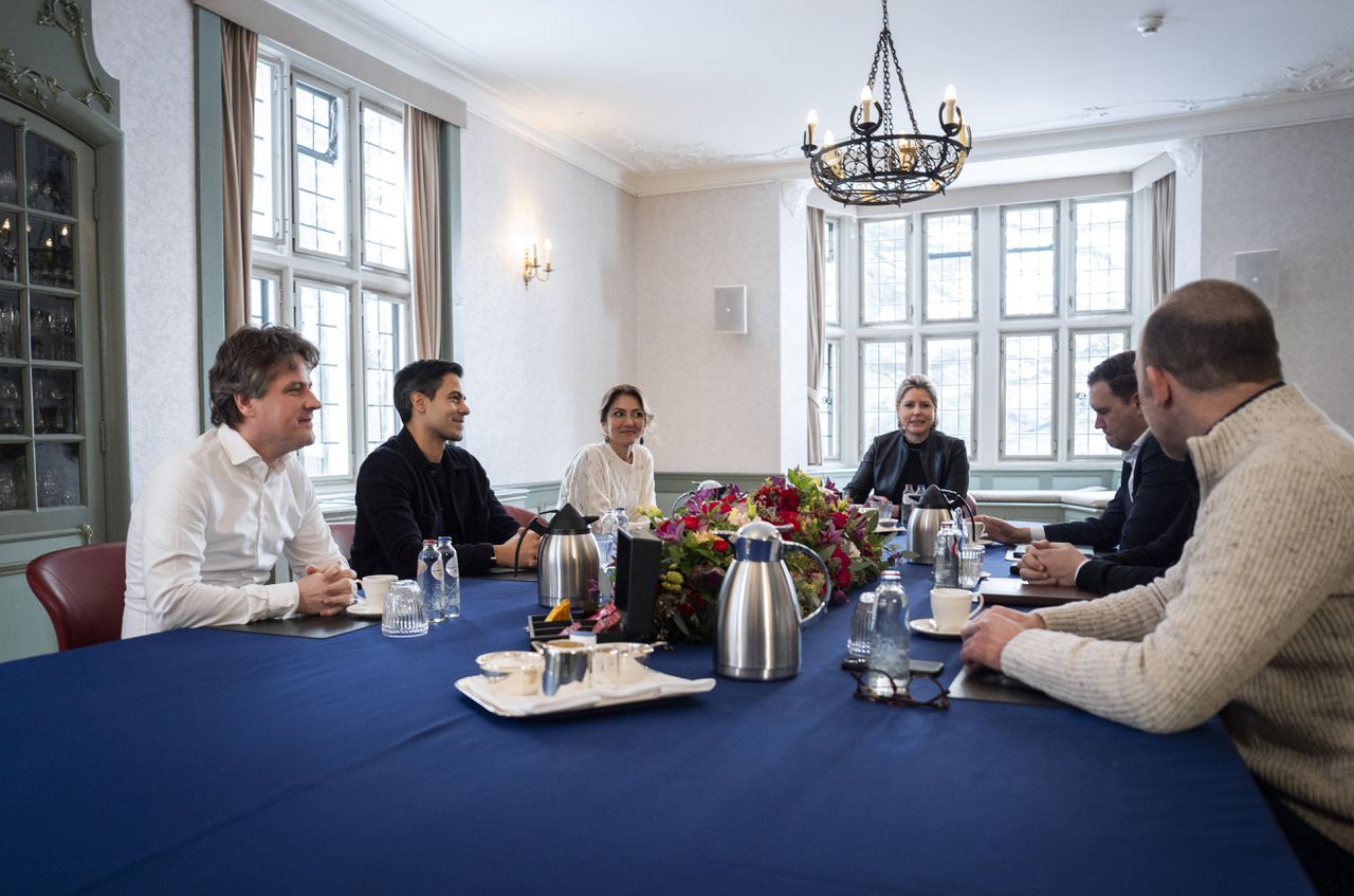 D66, VVD en CDA kiezen definitief voor minderheidskabinet, en hopen maar dat andere partijen dat willen steunen