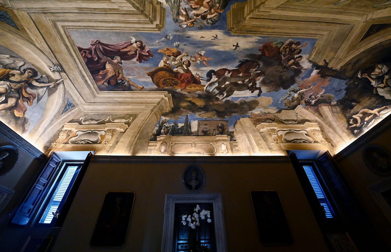 Plafondschildering van Guercino in Villa Aurora.