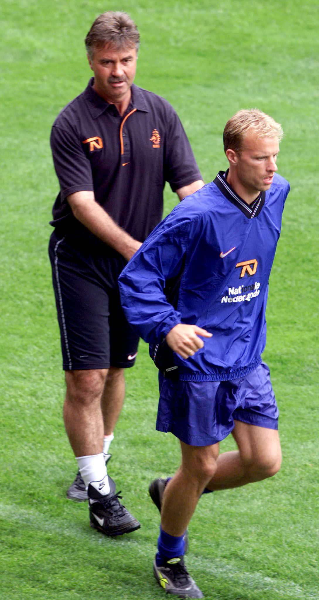 Hiddink Voldoet Weer Aan Verwachtingen Nrc