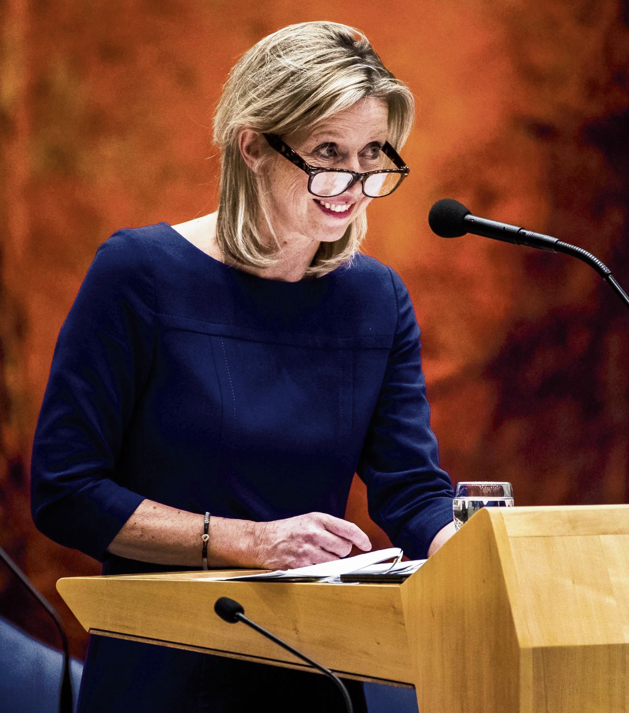 'Ollongren moet Europese factcheckdienst opheffen' - NRC