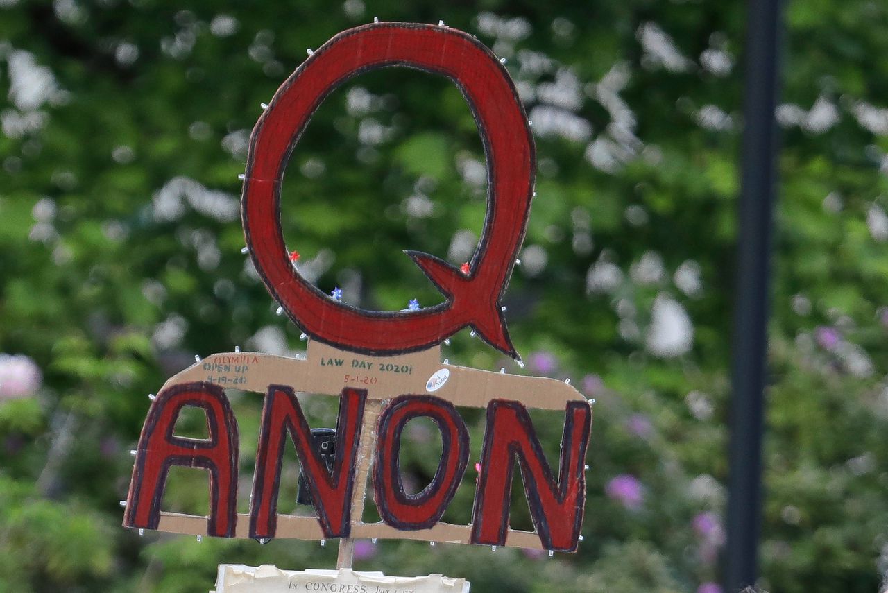 Twitter verwijderde zeker tweehonderd Nederlandse QAnon-accounts, maar methode roept vragen op 