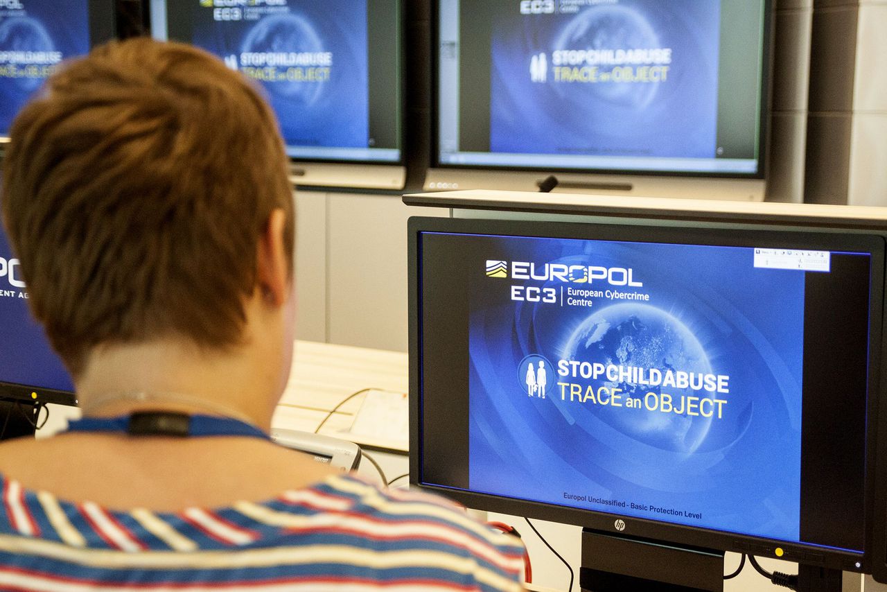 Europol arresteert 153 mensen voor fraude met vliegtickets 