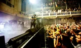 Optreden van hiphoptrio Kneecap in Paradiso