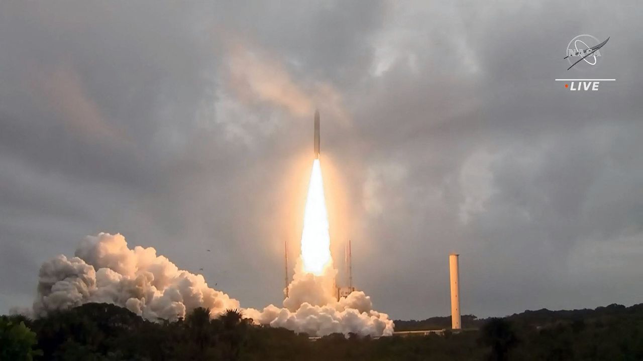De James Webb Space Telescope is zaterdagmiddag vanaf Frans-Guyana gelanceerd.