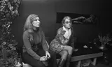 Dunya Verwey (links) op 27 januari 1970 in het actiecentrum van Dolle Mina op de Zeedijk 35 in Amsterdam. Foto Brabant Pers 